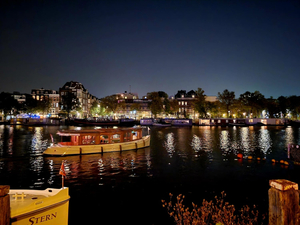 Houseboat Amsterdam - Hotel Room with a view