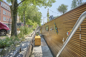 The Amsterdam Houseboat Family
