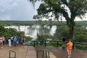 Vogelpark Wasserfälle von Brasilien (Foz do Iguaçu)