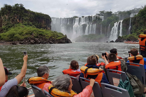 From Foz do Iguaçu: Iguazú Falls Boat Ride Argentina