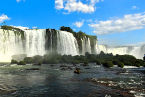 Iguassu Waterfalls: 1 Day Tour Brazil and Argentina's sides