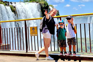 Private 1- bis 2-tägige Tour: Erkunde beide Seiten der Iguazú-Wasserfälle