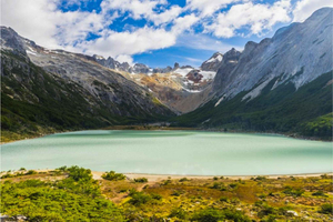 Ushuaia: Laguna Esmeralda Guided Trek with Box Lunch