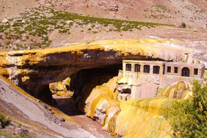 Mendoza: Dagsutflykt till Uspallata, Aconcagua och Puente del Inca