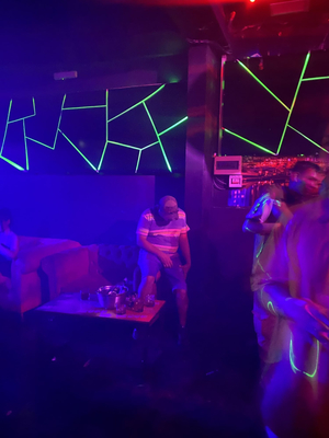 Honey Lounge & Bar