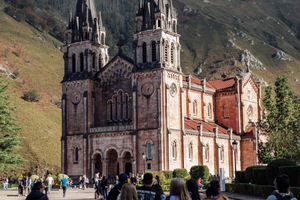 Private Excursion to Lagos, Covadonga, and Cangas de Onís