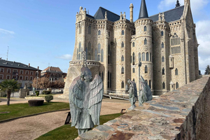 Passeio por Oviedo, Castrillo Polvazares, Astorga e Catedral de León