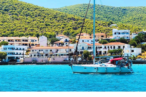 Ateena: 2 päivän Aegina–Moni–Agistri-luksuspurjehdusretki