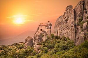 Da Atene: tour di 2 giorni a Delfi e Meteora con hotel e pasti