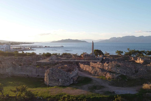 Égine : musée archéologique, temple d'Apollon et centre-ville