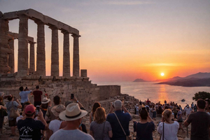 Atene: tempio di Poseidone al tramonto, sosta in spiaggia e Torico