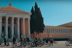 Athens: Scenic e-Bike Tour in Historical Center