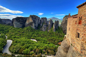 From Athens: 2-Day Meteora Trip with Tansportation & Hotel