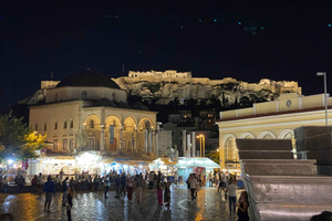 Passeio noturno por Plaka, Monastiraki e Anafiotika
