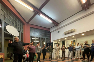 Pireu: Aula de dança tradicional grega para dançar como um grego