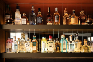 Bronze Rooftop Bar-Restaurant