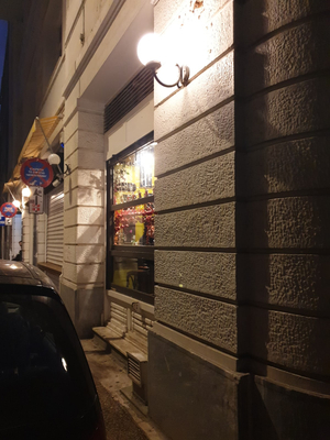 Comme il FauX Bar