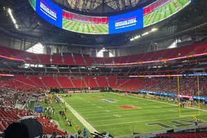 Atlanta Falcons NFL-ottelu Mercedes Benz Stadiumilla.