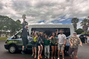 Auckland: Wine region tour with tastings and gourmet lunch