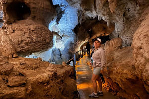 Luxury Day Tour: Waitomo Glowworm Caves & Hobbiton Movie Set