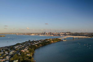 Scenic Highlights Tour with Ferry Ride