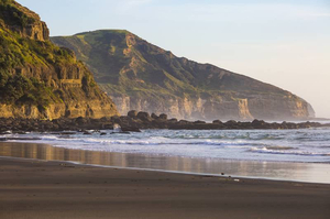 Best Auckland Surfing Beaches