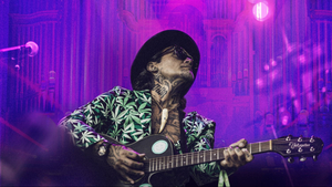 Tiki Taane with Auckland Phil