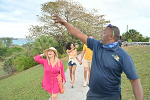 Nassau: Passeio de ATV ou Buggy com comida local saborosa