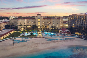 Nassau: British Colonial Hotel Pool & Beach Day Pass