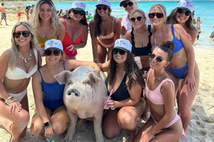 Rose Island: Noleggio di uno yacht privato per feste