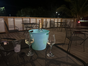 Aqua Lounge Rest. & Bar