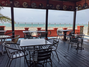 Gullywash Beach Bar & Grill