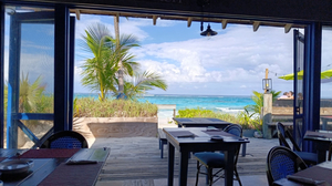 Tippy's Restaurant and Beachside Bar