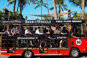 fiesta de 2 horas en el autobús de la cerveza en Kuta y Legian