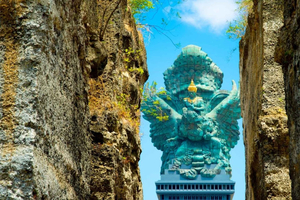 Bali: Melasti Beach, GWK Cultural park, Kecak, Turtle Island