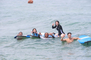 Bali/Muaya: Family Surf Lesson with Instructor