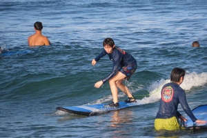 Bali/Nusa Dua: clase de surf de nivel principiante-avanzado con monitor