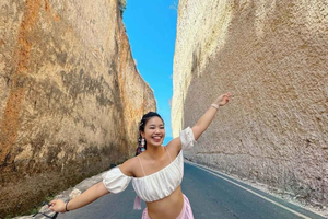 Bali: Scooter Southern Coast Beaches and Cliffs Tour