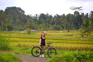 Bali: Village Cycling, Farm Tour & River Tubing in Ubud area