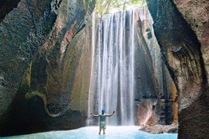 Bali: Visit Two Spectacular Waterfalls & sacred temples