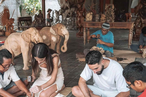 Bali: Wood Carving Class At Mammoth Galery