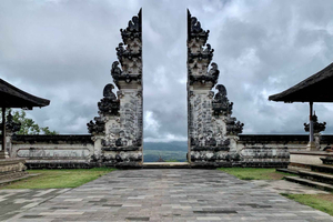 tour por los templos de Besakih, Lempuyang y Tirta Gangga