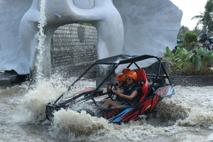 Buggy-eventyr, måltid og water tubing-oplevelse
