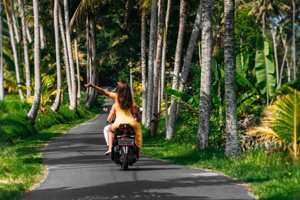 tour privado en scooter por el este de Bali con conductor y guía