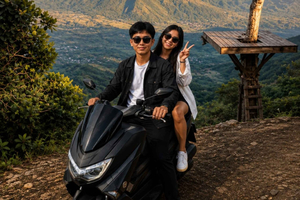 Explora Amed (Bali) en escúter con un conductor local
