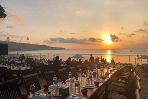 Jimbaran Beachfront Seafood Dinner Experience