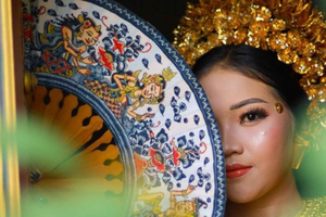 tour de la pintura kamasan, museo y visita al estudio de un artista