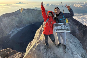 Trekking all'alba sul monte Agung con caffè e miele a casa di una famiglia del posto