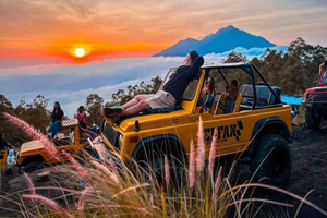 Jeep-tur ved soloppgang på Mount Batur med Akasa og fossefallstur