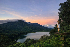 Munduk: Escursione nella giungla del Lago Gemello, Tempio di Ulun Danu e cascata